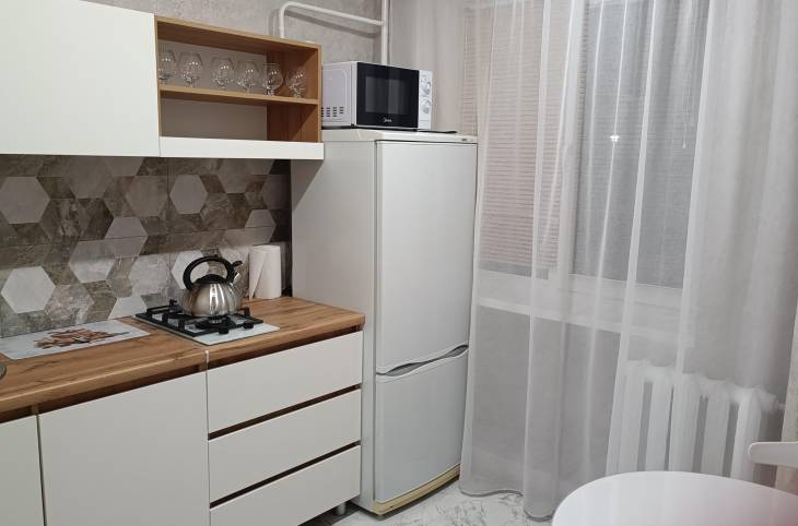 2-Комнатная квартира на сутки в  Лиде,  8-я Марта ул., 5    изображение 1 - kvartirka.by
